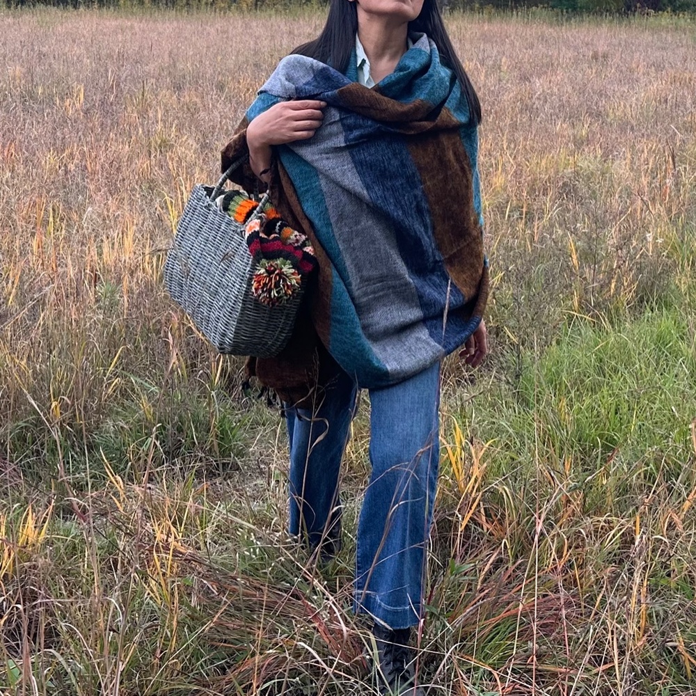 Himalayan yak wool shawl/wrap/scarf handmade in Nepal. Warm Soft Light.